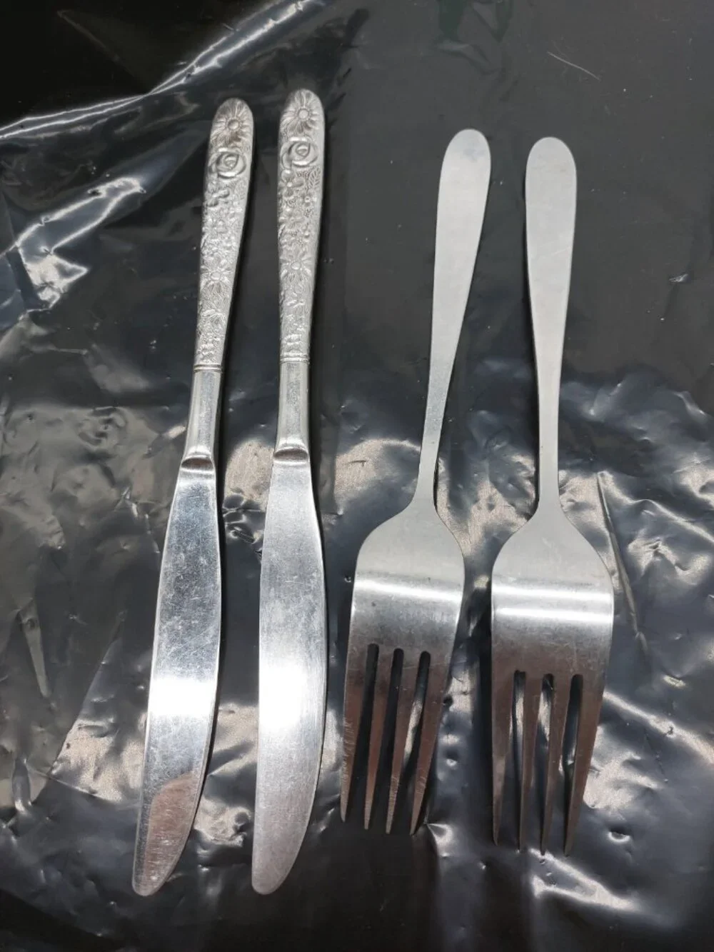 Stanley Roberts SRB-180 2 Dinner Forks 7 1/2